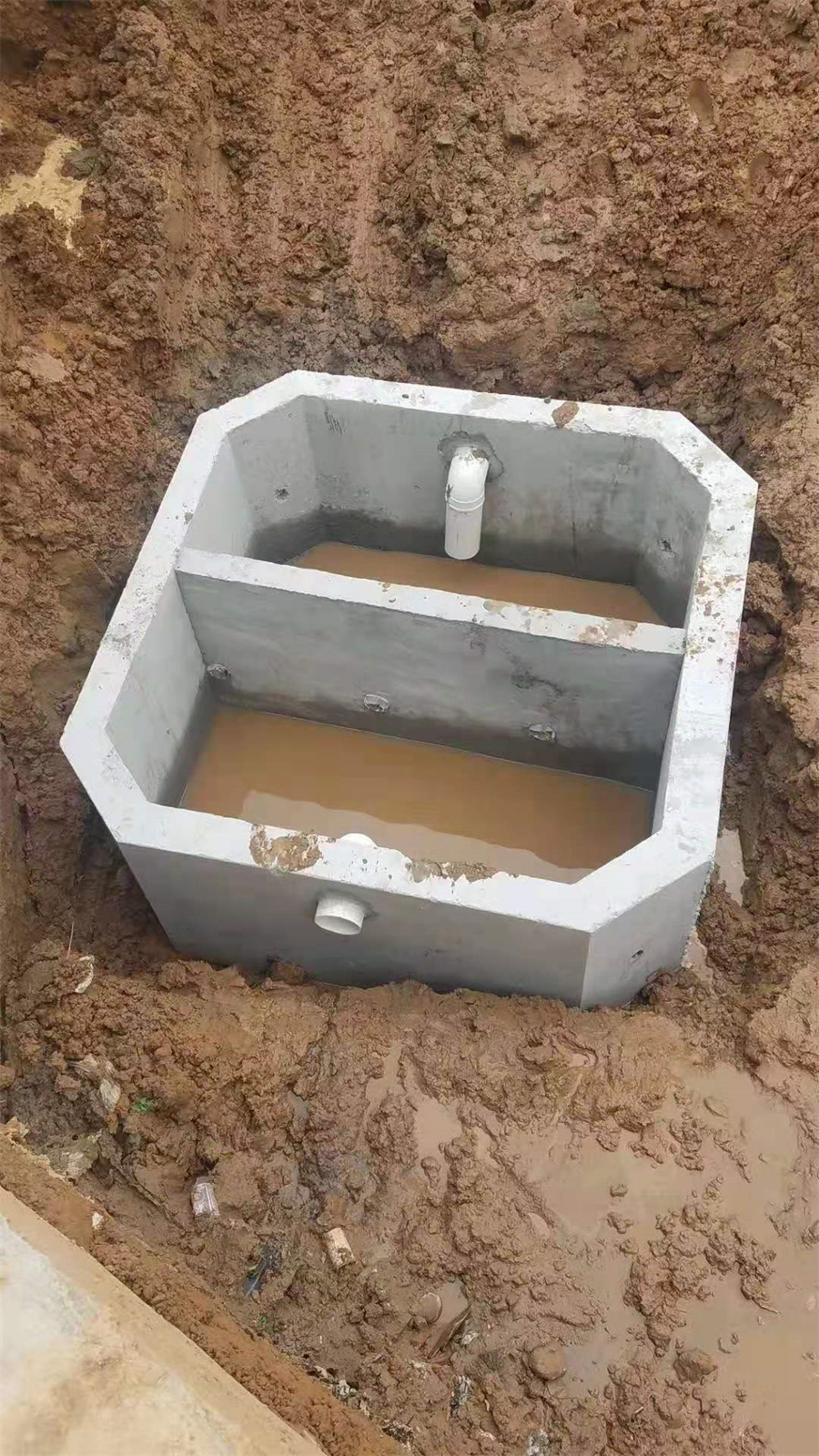 水泥隔油池